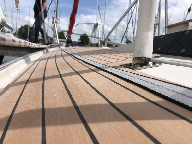 Decksbelag aus PU ist mehr als 25 Jahre haltbar