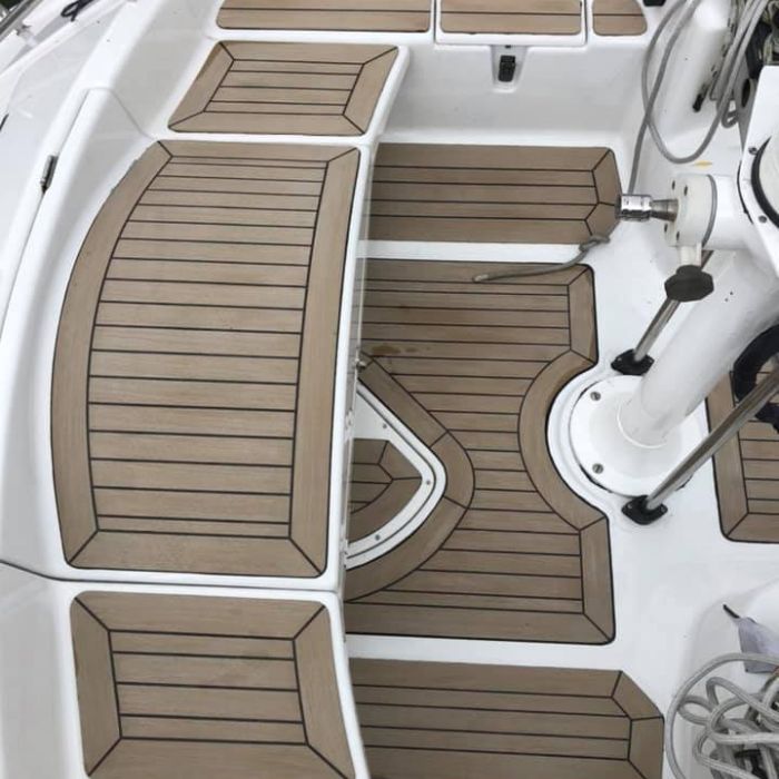 Aus 2K PUR lassen sich auch Cockpit-Böden machen